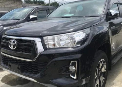 Toyota Hilux 2018 xuất hiện tại Malaysia mang phong cách của Toyota Tacoma