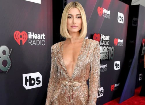 8 bộ cánh sexy nhất thảm đỏ iHeartRadio 2018