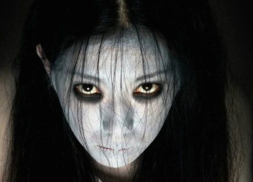 Hai mẹ con ma "tắm phấn" huyền thoại trong "The Grudge" sẽ có bản Mỹ