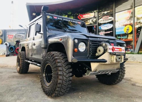 &#8220;Siêu Off-road&#8221; Landrover Defender 2,5 tỷ lên đồ chơi khủng