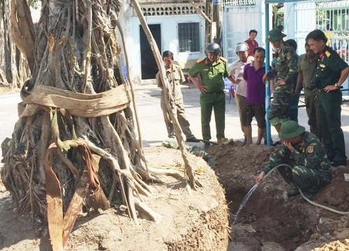 Tá hỏa phát hiện nhiều đạn pháo trong khuôn viên Trung tâm Giáo dục thường xuyên