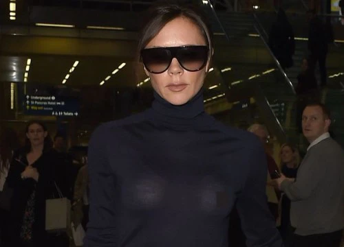 Victoria Beckham lộ cả nhũ hoa giữa sân bay đông người vì thả rông vòng 1