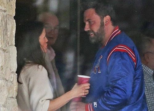 Ben Affleck vui vẻ hội ngộ vợ cũ vào ngày cuối tuần