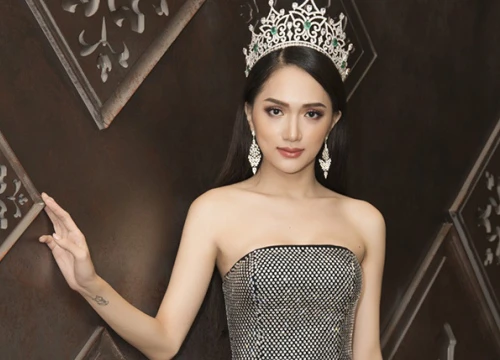 Hương Giang Idol thay 4 bộ đầm gợi cảm để quay quảng cáo tại Thái Lan