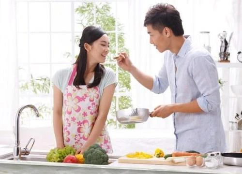 Người yêu phát bệnh 'cuồng ghen' kể từ khi tôi đi làm