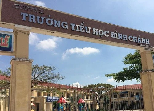 Cô giáo phạt học sinh quỳ gối gần 1 tiết, hiệu trưởng tự nhận kỷ luật