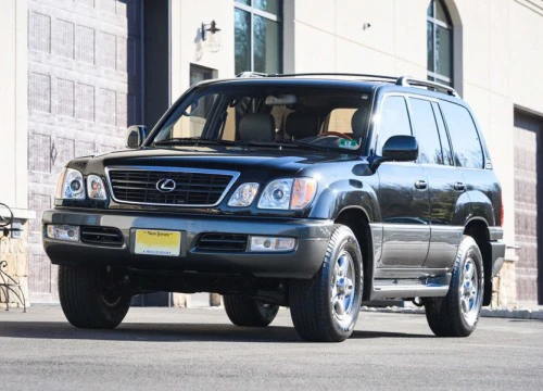 Lexus LX470 17 năm tuổi bán 6,1 tỷ tại Mỹ