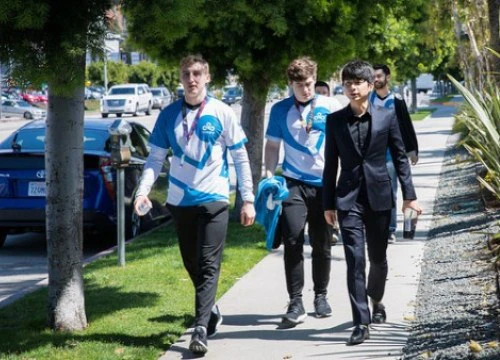 LMHT: Cloud9 bất ngờ thua trắng 3-0 trước Team Liquid đang cực kỳ chệch choạc