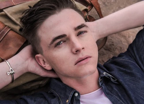 Jesse McCartney giảm béo và trở lại trong MV đẹp trai như ngày xưa