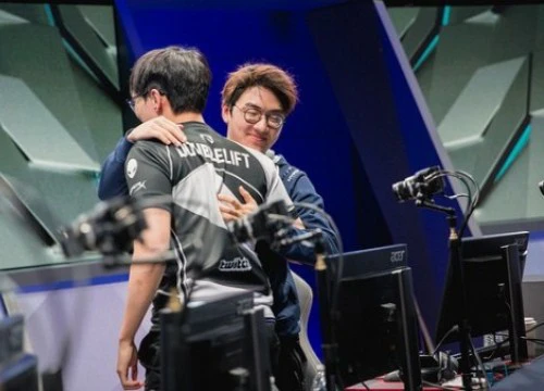 LMHT: 'Xạo thủ' Bắc Mỹ Doublelift cho rằng SKT sẽ thất bại, Kingzone mới là đội vô địch LCK