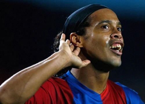 Ronaldinho hé lộ lý do không gia nhập M.U năm 2003