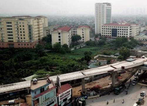 Cảnh quan mới lạ hai bên tuyến metro đầu tiên của Hà Nội