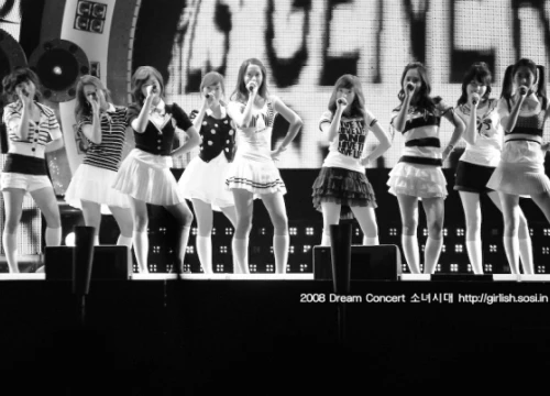 Dream Concert trở lại: Đúng 10 năm từ đêm 'biển đen' cay đắng dành cho SNSD