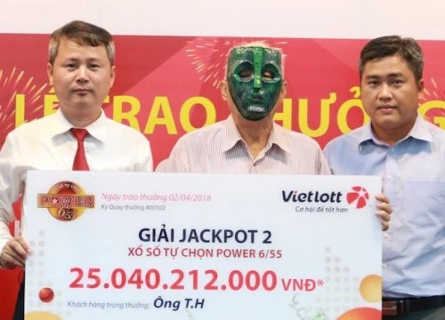 Cụ ông 84 tuổi nhận jackpot "khủng" của Vietlott