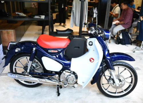 Honda Super Cub C125 bản màu xanh cho dân chơi 'cô đơn'