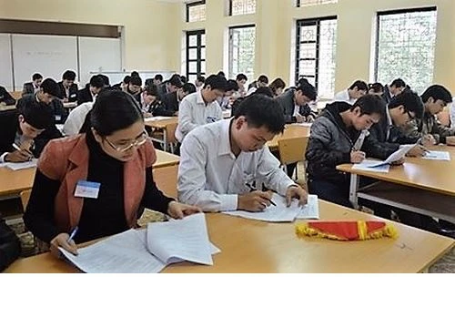 Nên hay không việc thi thăng hạng giáo viên?