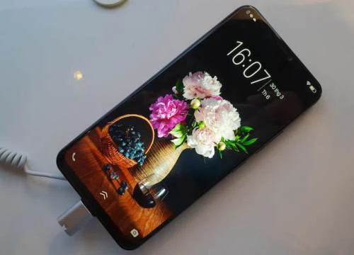 Vivo tung smartphone &#8220;tai thỏ&#8221; mới, tích hợp trí tuệ nhân tạo toàn diện