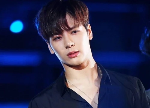 Jackson (GOT7) khiến fan lo lắng vì kiệt sức phải nhập viện