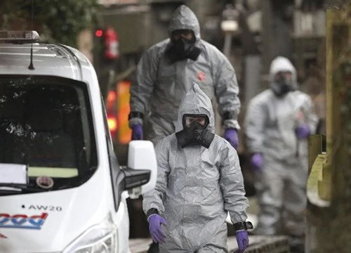 Nếu bị hạ độc bằng Novichok, cha con Skripal đã bị chôn từ lâu rồi