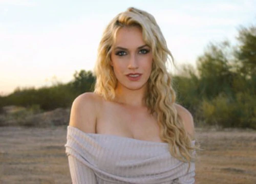 Paige Spiranac, kiều nữ 'đốt cháy' sân golf