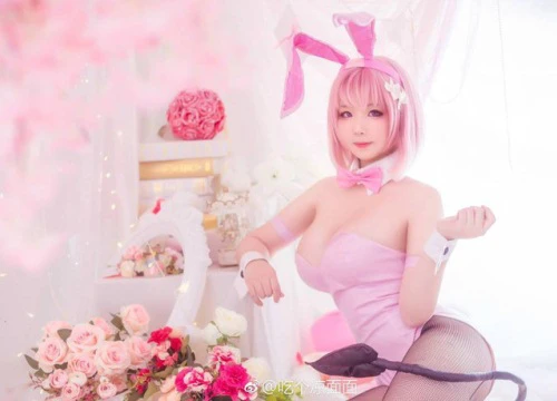 Bỏng mắt với cosplay Momo Deviluke trong To Love-Ru Darkness