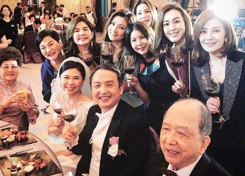 Đám cưới hoành tráng mời nửa showbiz Đài: Cô dâu năm nay đã 54 tuổi