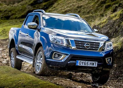 Mercedes-Benz không chia sẻ động cơ V6 cho Nissan Navara