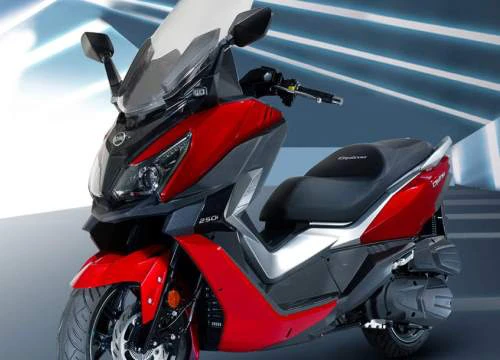 SYM ra mắt bộ đôi xe tay ga CRUiSYM 250i và Jet 14 2018, giá cao