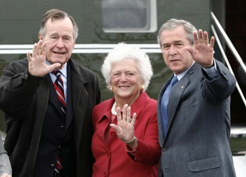 Cựu đệ nhất phu nhân Mỹ Barbara Bush qua đời ở tuổi 92