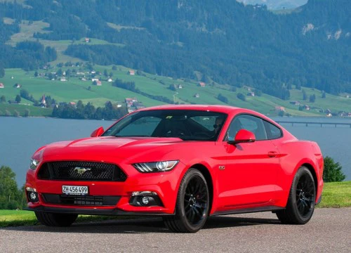 Ford Mustang là chiếc xe thể thao bán chạy nhất thế giới 2017