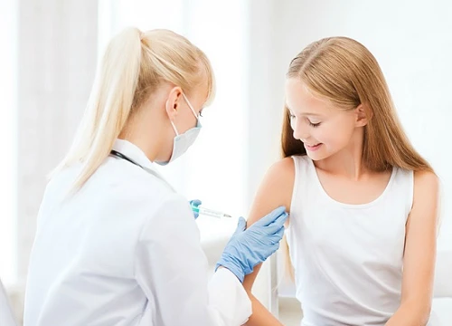 Phó giáo sư Cao Hữu Nghĩa giải đáp tính an toàn của văcxin ngừa HPV