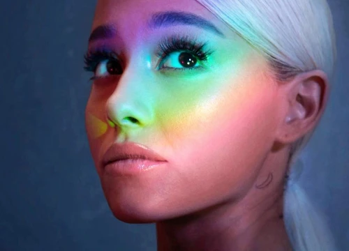 Bẵng đi 8 tháng, cái tên Việt Nam tiếp tục bị 'réo gọi' trên story của Ariana Grande