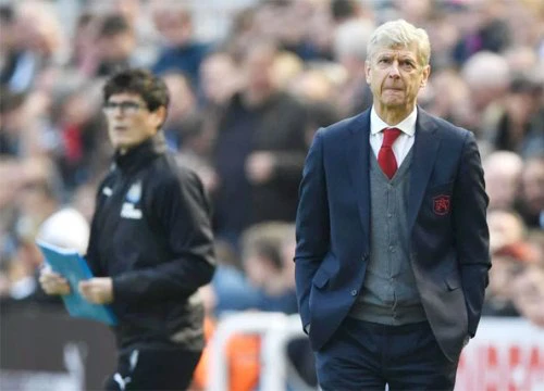 HLV Wenger bất ngờ thông báo chia tay Arsenal sau 22 năm gắn bó