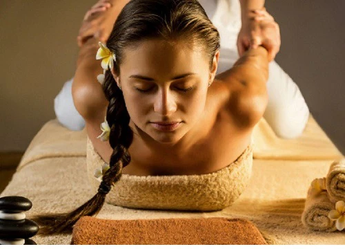 Massage kiểu Thái mang lại nhiều lợi ích sức khỏe thế này, bạn còn chần chừ gì mà không thử ngay!