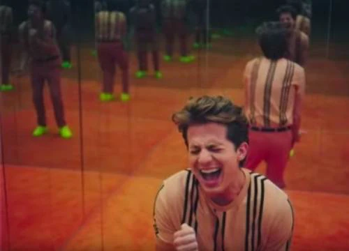 Tưởng là nam chính ngôn tình, Charlie Puth bỗng trở thành... nam phụ bách hợp