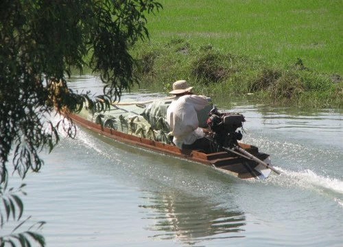 Va chạm giữa xuồng chở hàng lậu và xuồng của hải quan, một người tử vong