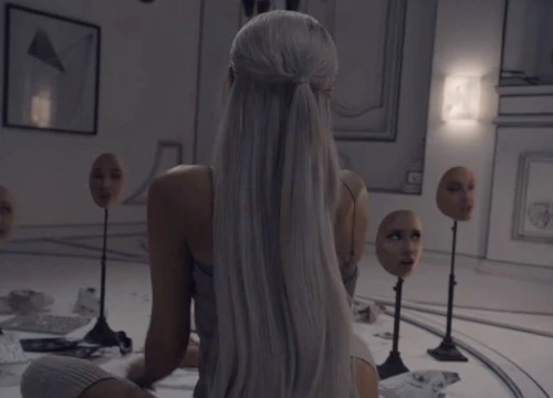 Cận cảnh quá trình tạo ra chiếc mặt nạ đầy ám ảnh trong MV mới của Ariana Grande