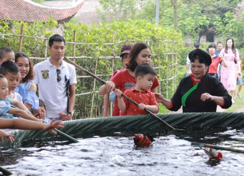 Độc đáo: Du khách đổ về Bảo tàng vui trò chơi dân gian dịp nghỉ lễ