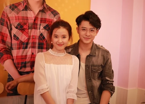 Harry Lu tình tứ bên Midu, &#8216;quậy hết cỡ&#8217; cùng Mlee, Luk Vân tại fan meeting