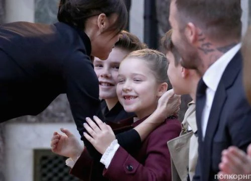 Những chữ viết nguệch ngoạc của Harper Beckham làm mọi người &#8220;tan chảy&#8221; vì nội dung quá dễ thương