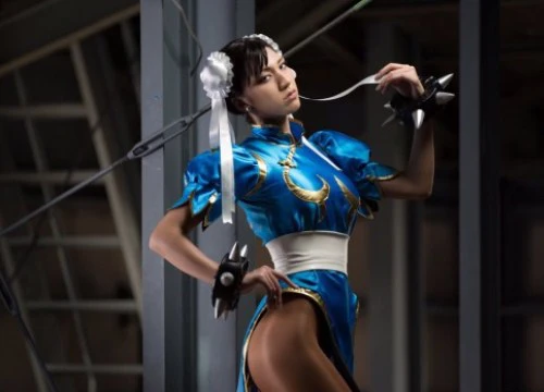 Nóng mắt với cosplay nàng Chun-Li &#8220;chân thon&#8221; trong Street Fighter