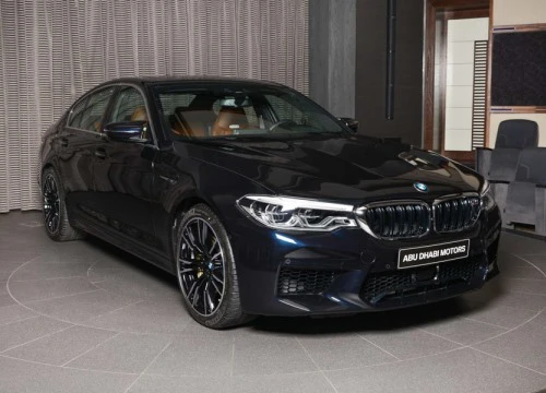 BMW M5 2018 màu sơn "kịch độc" cân bằng giữa hai màu Đen và Xanh Đen