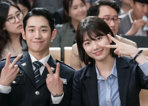 Trước thềm Baeksang 2018, Suzy và Jung Hae In đứng đầu bình chọn - Ăn may hay thực lực?