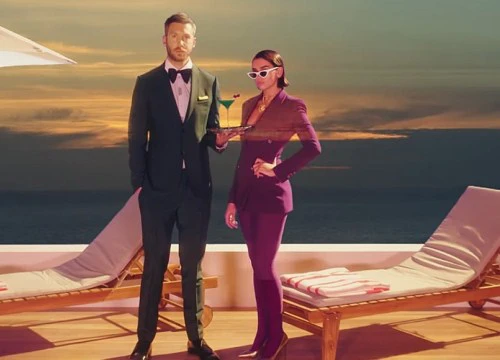 Calvin Harris và Dua Lipa tung MV retro đẹp mắt cho hit mới