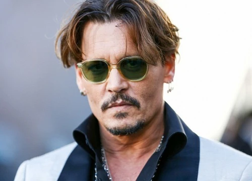 "Cướp biển" Johnny Depp bị hai vệ sĩ cũ tố không trả lương và có đời tư bê bối