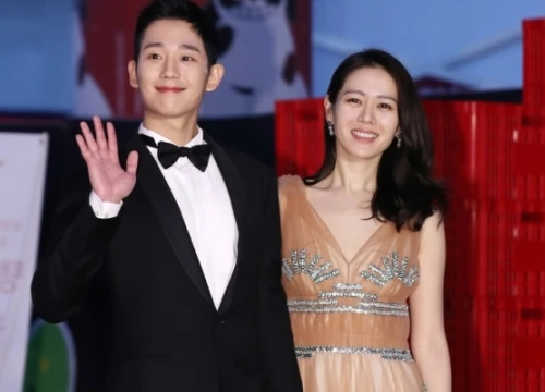 Đang tình tứ với Jung Hae In, 'chị đẹp' Son Ye Jin bất ngờ gặp lại 'hội bạn trai cũ' tại Baeksang 2018