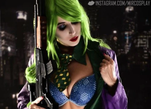 Nóng mắt với cosplay Joker phiên bản nữ: Quá gợi cảm!