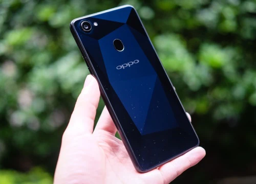 Oppo F7 phiên bản kim cương đen