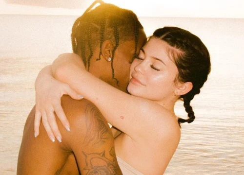 Phản ứng của Kylie Jenner, Travis Scott và chàng vệ sĩ trước nghi vấn "đổ vỏ" đang rầm rộ