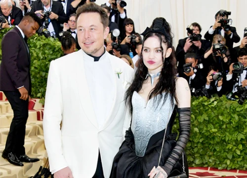 Chia tay Amber Heard, tỷ phú Elon Musk cặp với người đẹp khác của showbiz